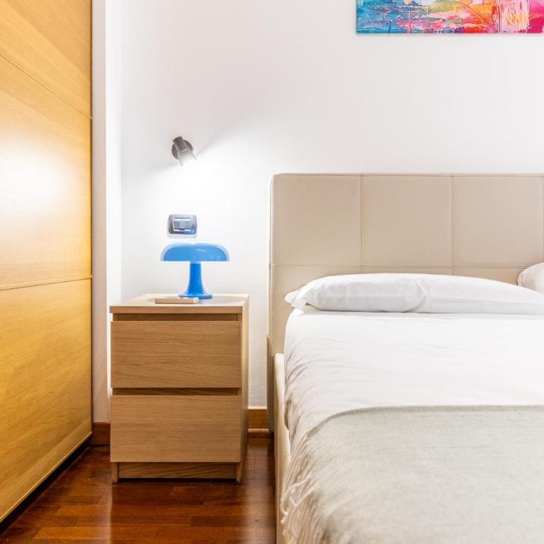 Luminoso Attico con Garage Gratis vicino al Duomo e allo IEO - Appartamento con 1 Camera da Letto - 7