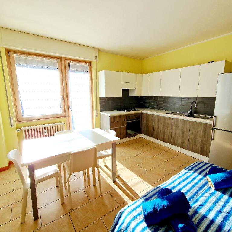 Zero Distance - 60 Steps to trains stations & Huge Terrace with Mountains View - One-Bedroom Apartment - 10