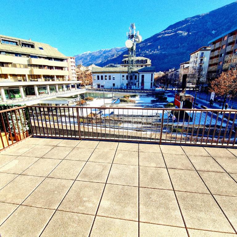 Zero Distance - 60 Steps to trains stations & Huge Terrace with Mountains View - One-Bedroom Apartment - 1
