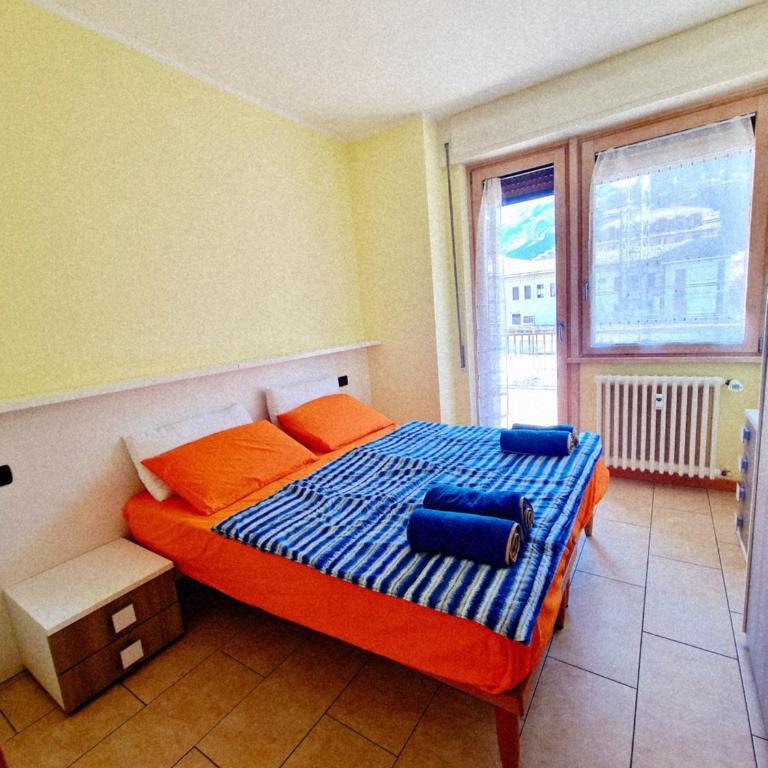 Zero Distance - 60 Steps to trains stations & Huge Terrace with Mountains View - One-Bedroom Apartment - 3