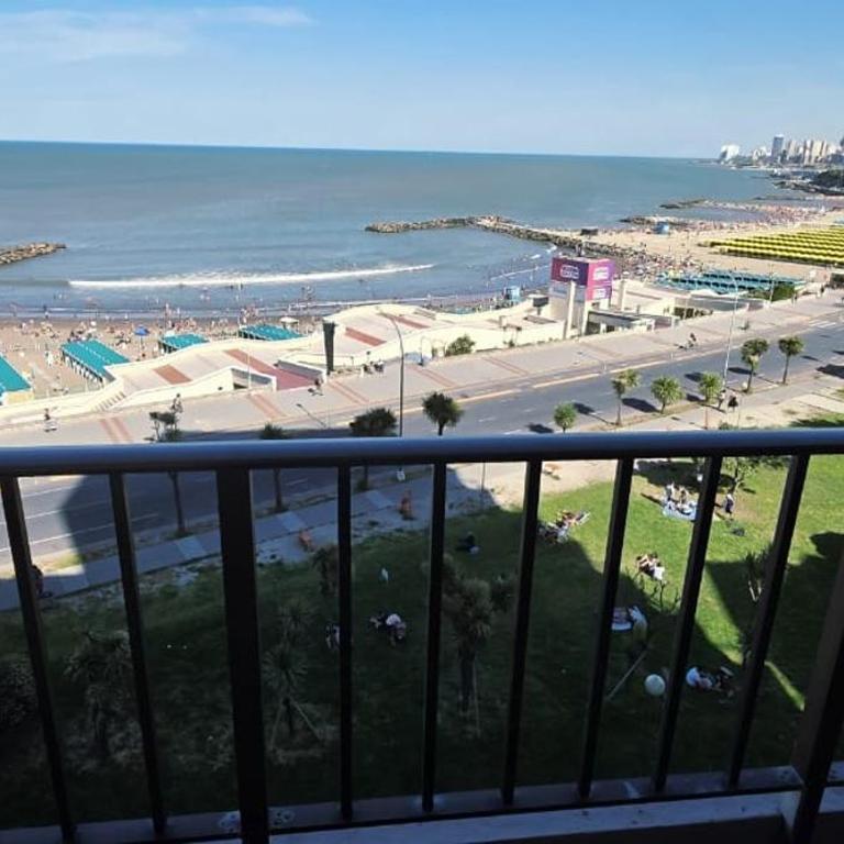 Depto vista plena al mar - Apartamento de 3 dormitorios - 2
