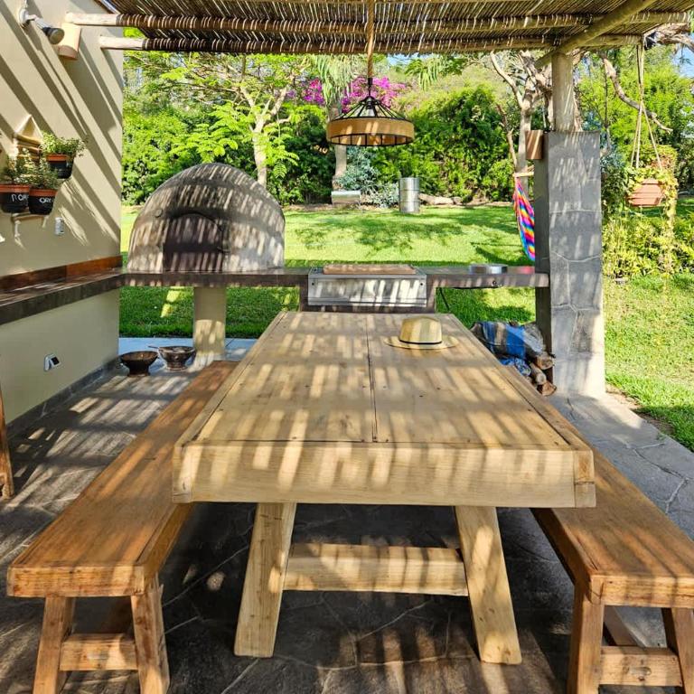 Spacious 4BR Country House with Pool in Mala - Vacation Home - 6