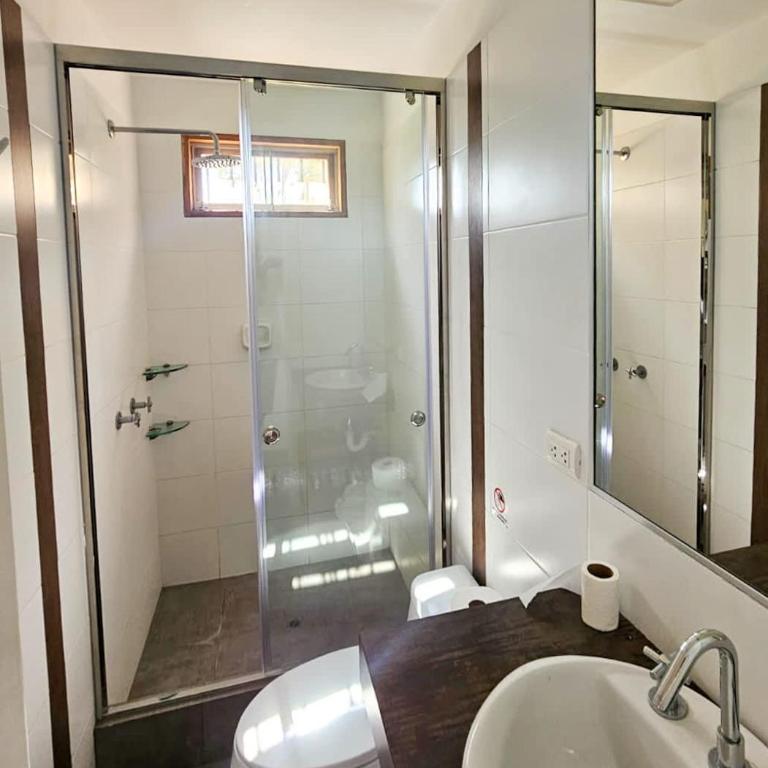 Spacious 4BR Country House with Pool in Mala - Vacation Home - 23