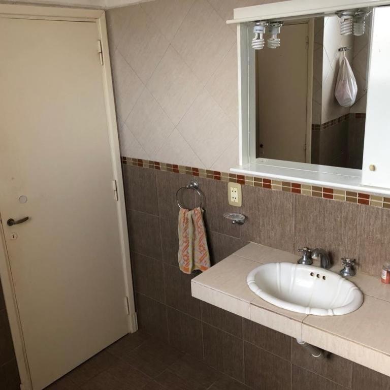 Necochea casa vacacional - Two-Bedroom House - 12