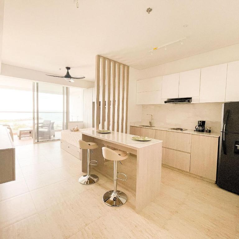 Cartagena Beach Resort - One-Bedroom Apartment with Balcony and Sea View - 12