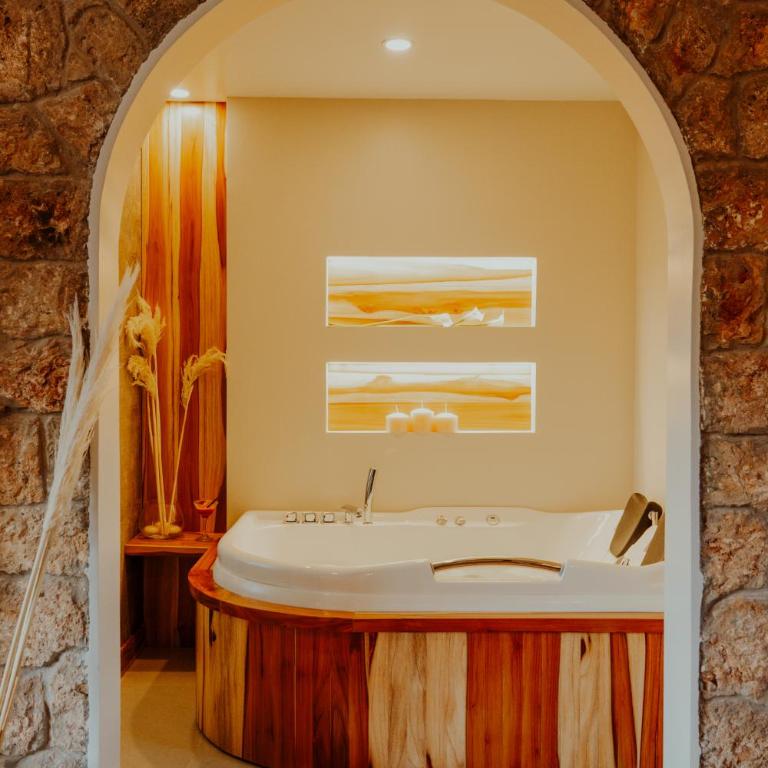 Hosteria Duran - Suite con bañera de hidromasaje - Cama extragrande - 2