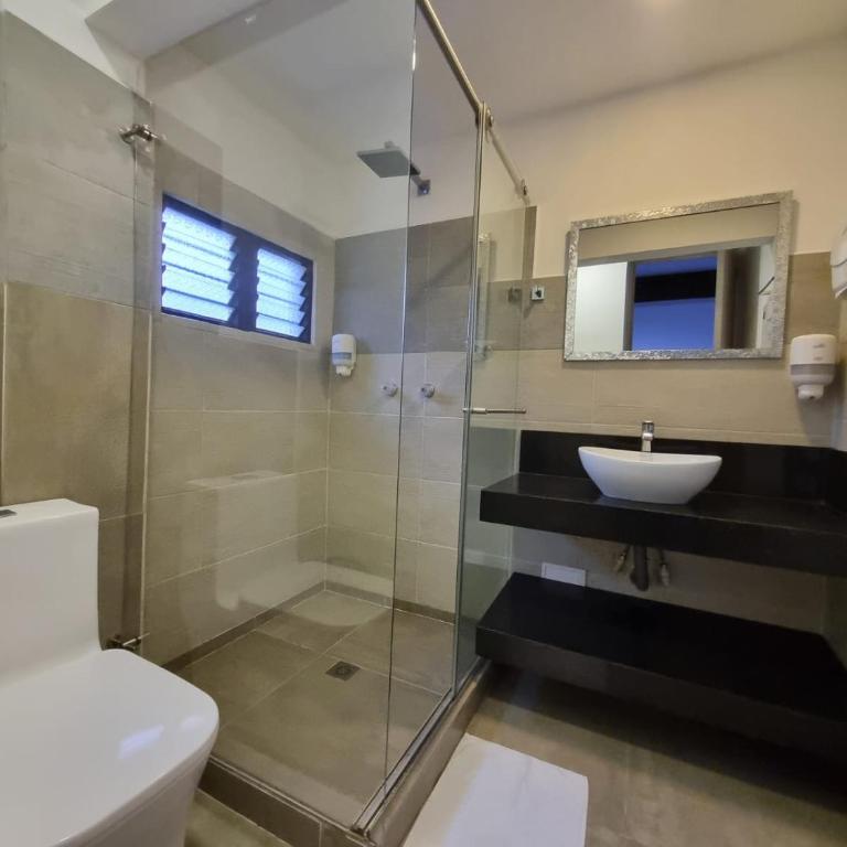 Hotel campestre La Floresta - Suite con cama grande y balcón - 15