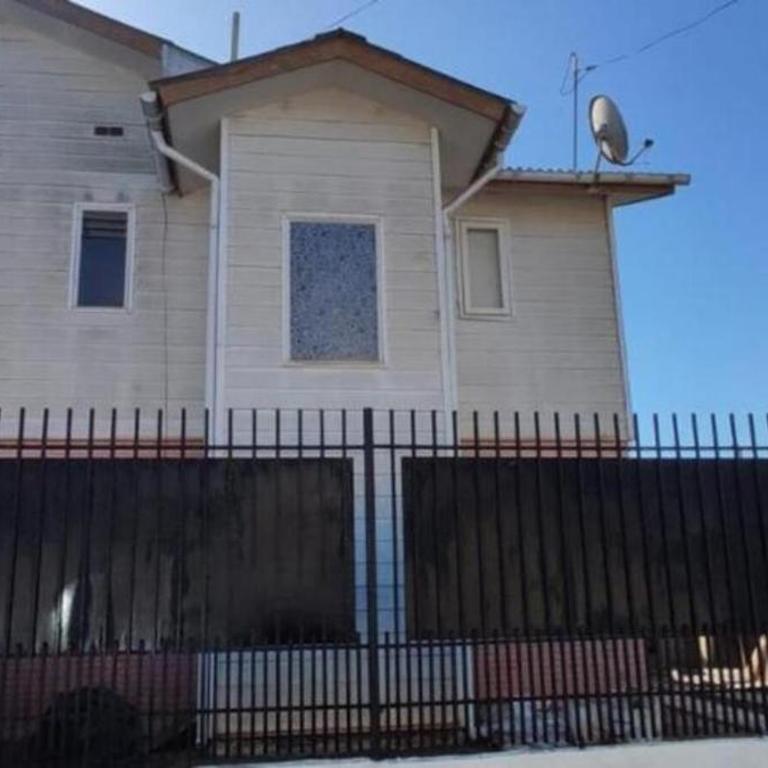 Relajate con tu familia en este alojamiento a pasos del centro de la SERENA - Three-Bedroom Villa - 1