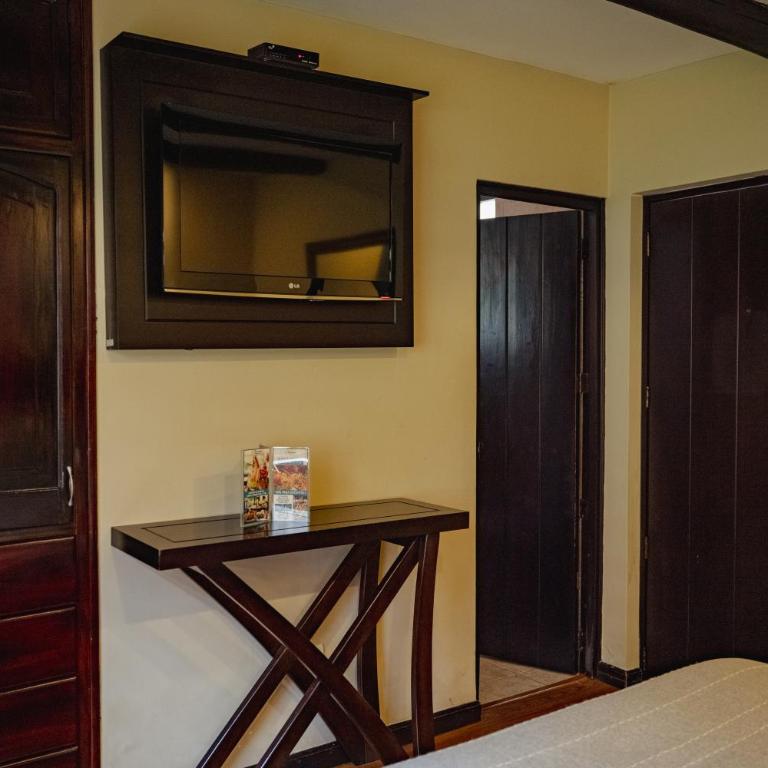 Hosteria Duran - Habitación Individual con baño - 2