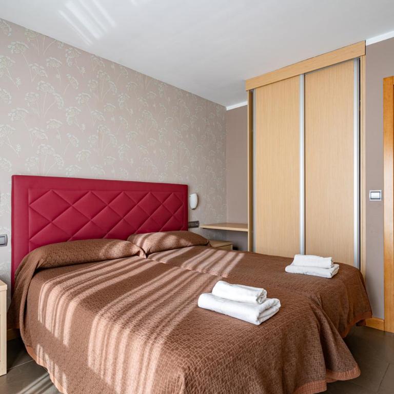 Apartamentos Spa Cueto - Apartamento de 2 dormitorios (4 adultos) - 9