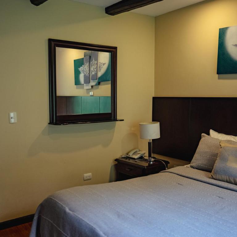 Hosteria Duran - Habitación con cama grande - 2
