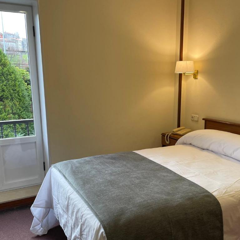 Pensión Capital de Galicia - Double or Twin Room - 7