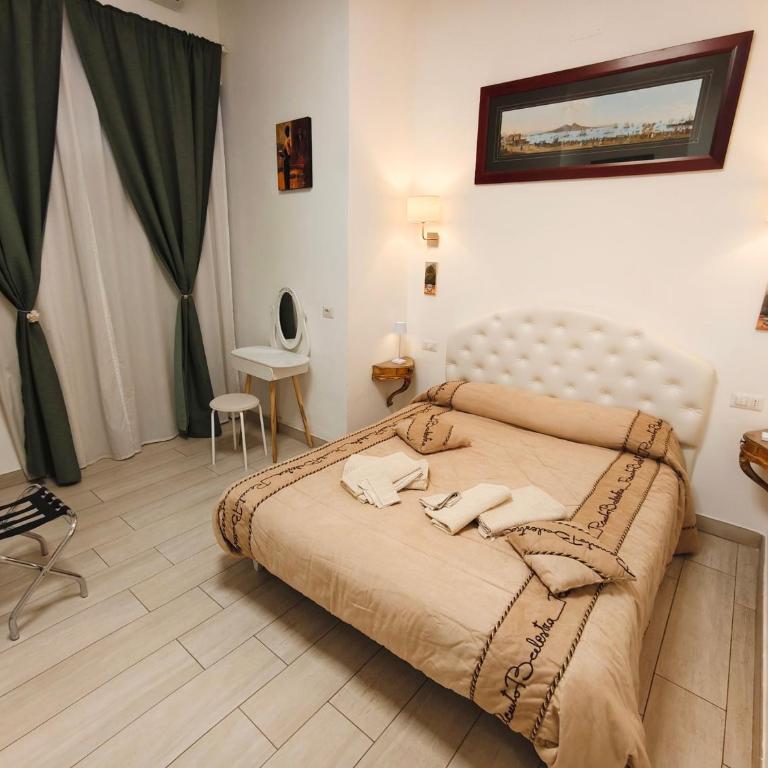 Domus San Biagio 14 - Double Room with Balcony - 4