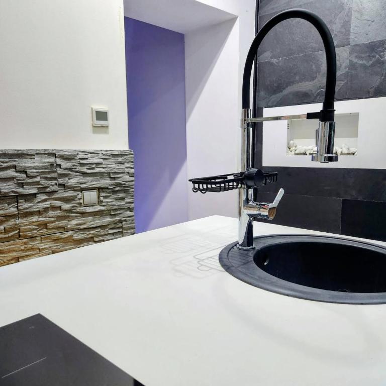 VERSACE 6PACK -SMART HOME-air conditioner - HISTORIC CENTER-GRAN VIA-SOL-MALASANA - Three-Bedroom Apartment - 12