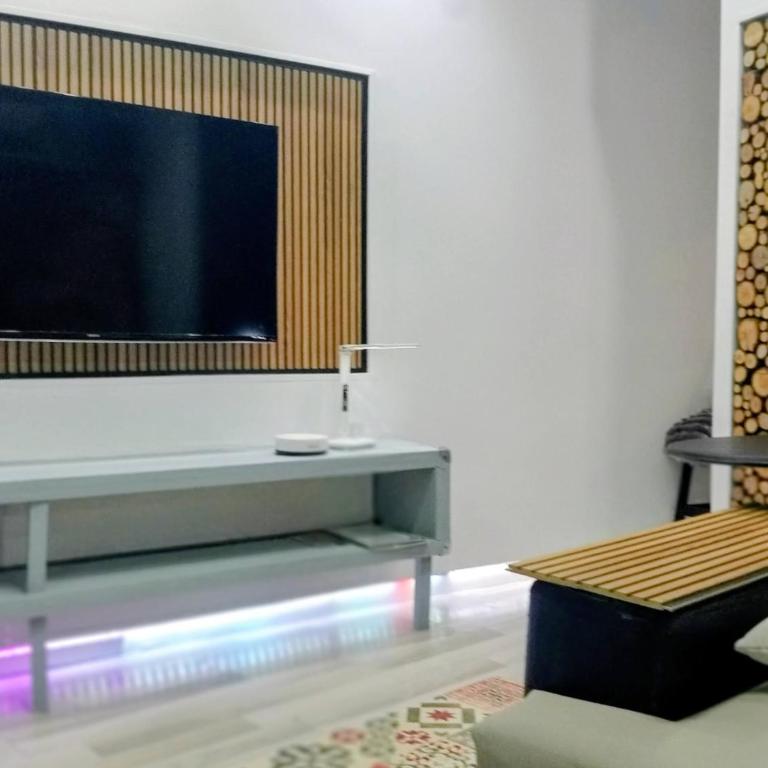 VERSACE 6PACK -SMART HOME-air conditioner - HISTORIC CENTER-GRAN VIA-SOL-MALASANA - Three-Bedroom Apartment - 17