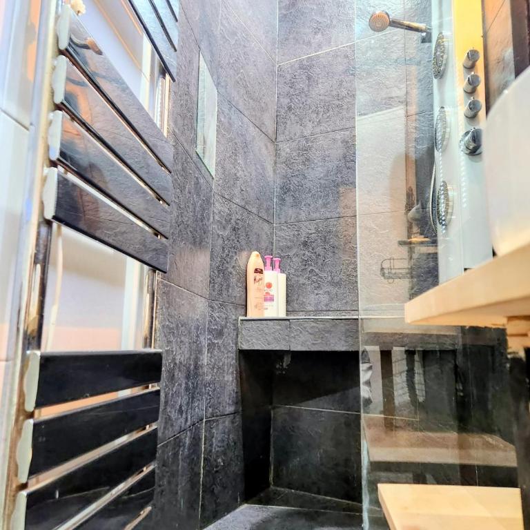 VERSACE 6PACK -SMART HOME-air conditioner - HISTORIC CENTER-GRAN VIA-SOL-MALASANA - Three-Bedroom Apartment - 33
