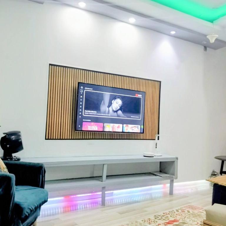VERSACE 6PACK -SMART HOME-air conditioner - HISTORIC CENTER-GRAN VIA-SOL-MALASANA - Three-Bedroom Apartment - 43