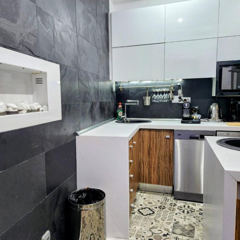 VERSACE 6PACK -SMART HOME-air conditioner - HISTORIC CENTER-GRAN VIA-SOL-MALASANA - Three-Bedroom Apartment - 49