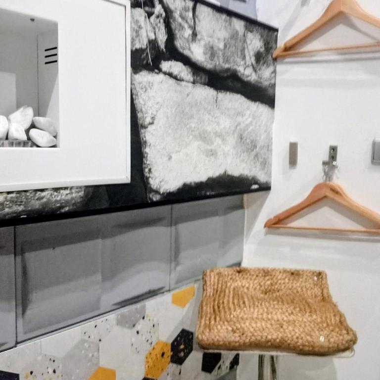 VERSACE 6PACK -SMART HOME-air conditioner - HISTORIC CENTER-GRAN VIA-SOL-MALASANA - Three-Bedroom Apartment - 62