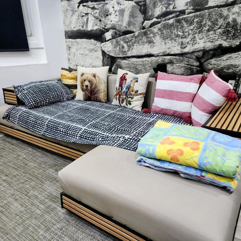 VERSACE 6PACK -SMART HOME-air conditioner - HISTORIC CENTER-GRAN VIA-SOL-MALASANA - Three-Bedroom Apartment - 70