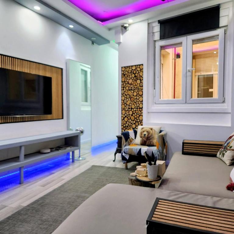 VERSACE 6PACK -SMART HOME-air conditioner - HISTORIC CENTER-GRAN VIA-SOL-MALASANA - Three-Bedroom Apartment - 76