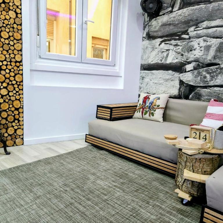 VERSACE 6PACK -SMART HOME-air conditioner - HISTORIC CENTER-GRAN VIA-SOL-MALASANA - Three-Bedroom Apartment - 79