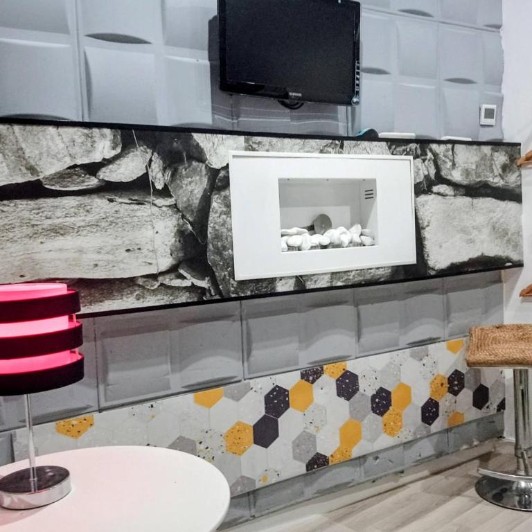 VERSACE 6PACK -SMART HOME-air conditioner - HISTORIC CENTER-GRAN VIA-SOL-MALASANA - Three-Bedroom Apartment - 85
