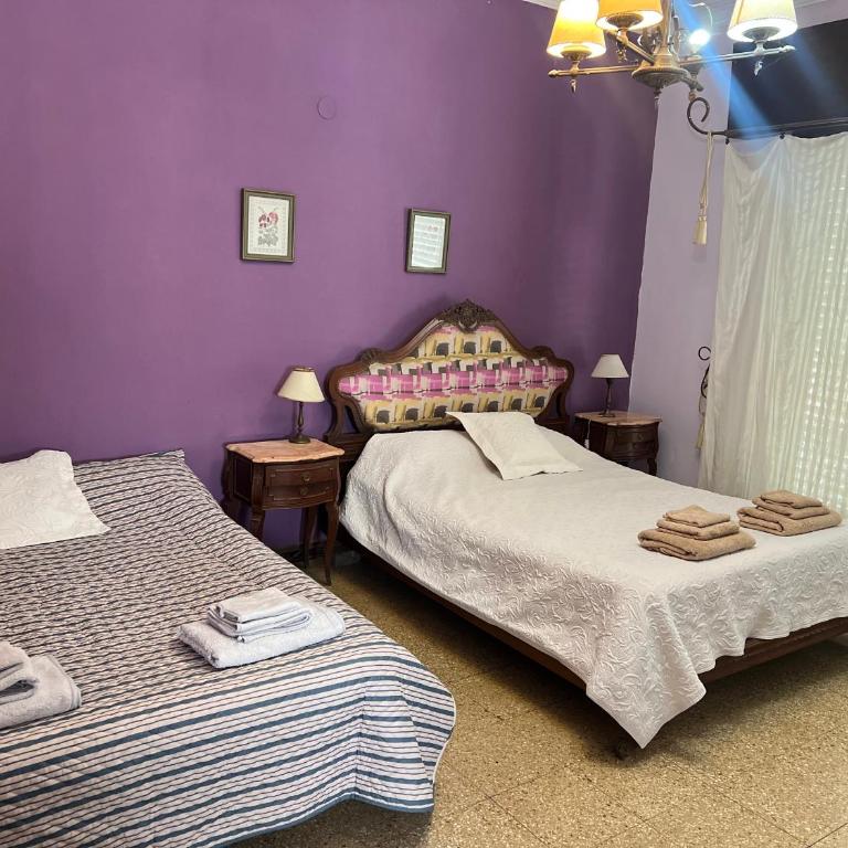 Dormitorio en casa de familia - Quadruple Room with Private Bathroom - 4