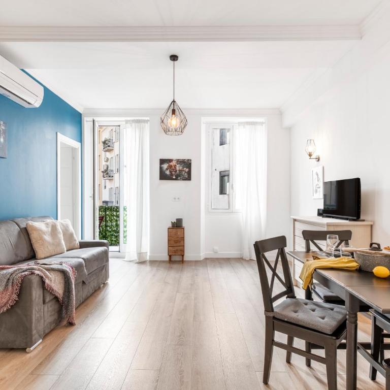 Center 2 min walk to beach quiet sunny balcony - Appartement 1 Chambre - 1