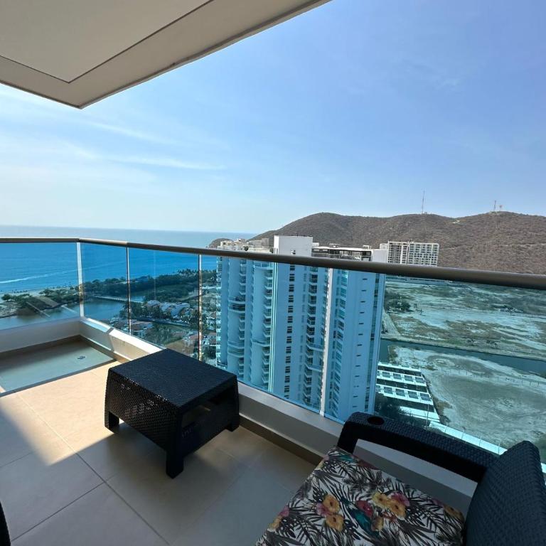 Apartamento con vista al mar y a la montaña en Santa Marta - Apartamento de 3 dormitorios - 2