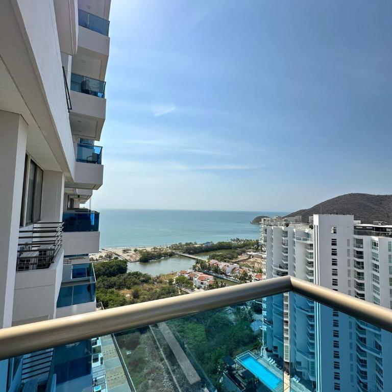 Apartamento con vista al mar y a la montaña en Santa Marta - Apartamento de 3 dormitorios - 3