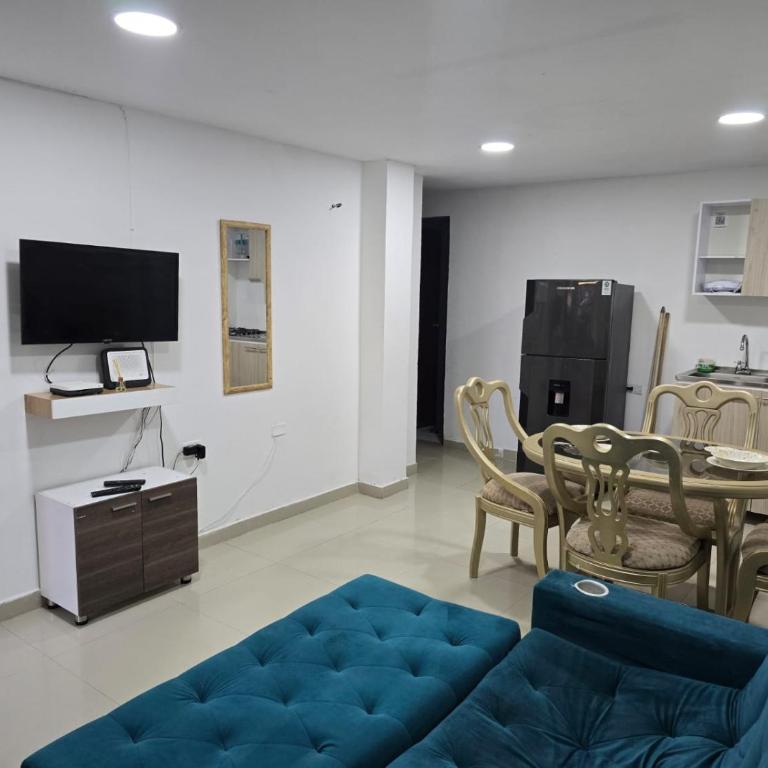 APARTAMENTOS LOS MANGLARES marbella - Family Double Room - 6