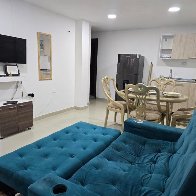 APARTAMENTOS LOS MANGLARES marbella - Family Double Room - 9