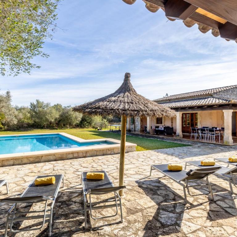 Villa Figueres recién amueblada con piscina privada - Three-Bedroom Villa - 2
