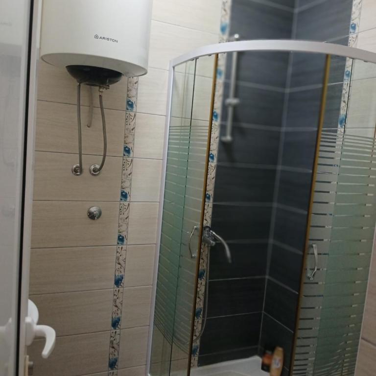 Apartmani Bisser - Standardna Dvokrevetna Soba sa Zasebnim Krevetima i Pogledom na Planinu - 2