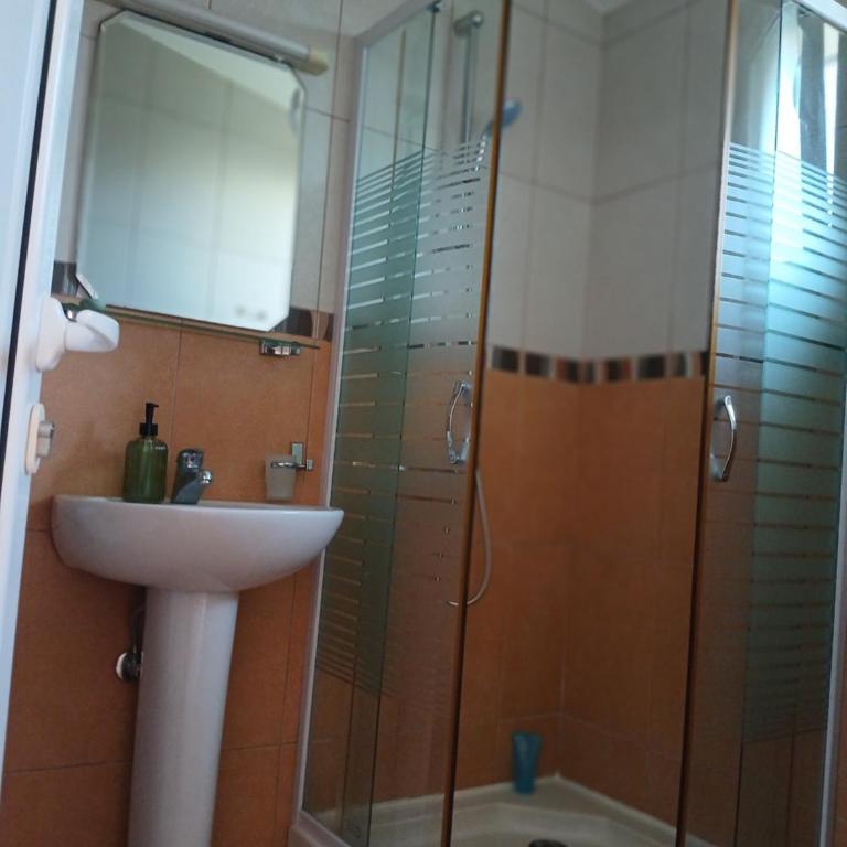 Apartmani Bisser - Standardna Dvokrevetna Soba sa Zasebnim Krevetima i Pogledom na Vrt - 6