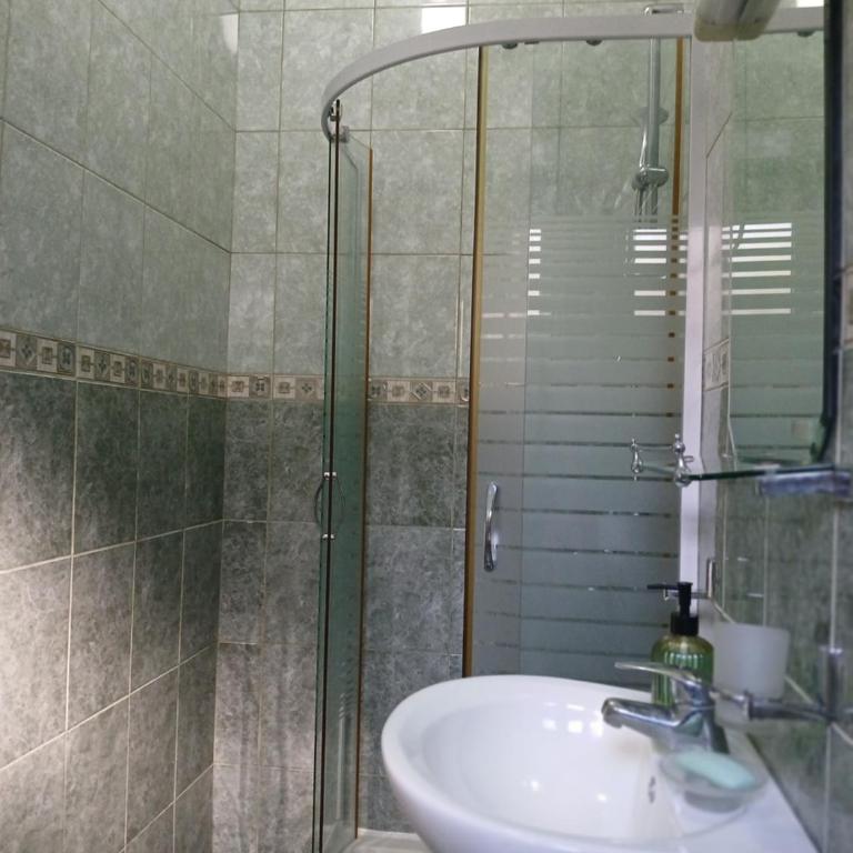 Apartmani Bisser - Trokrevetna Soba sa Balkonom - 4