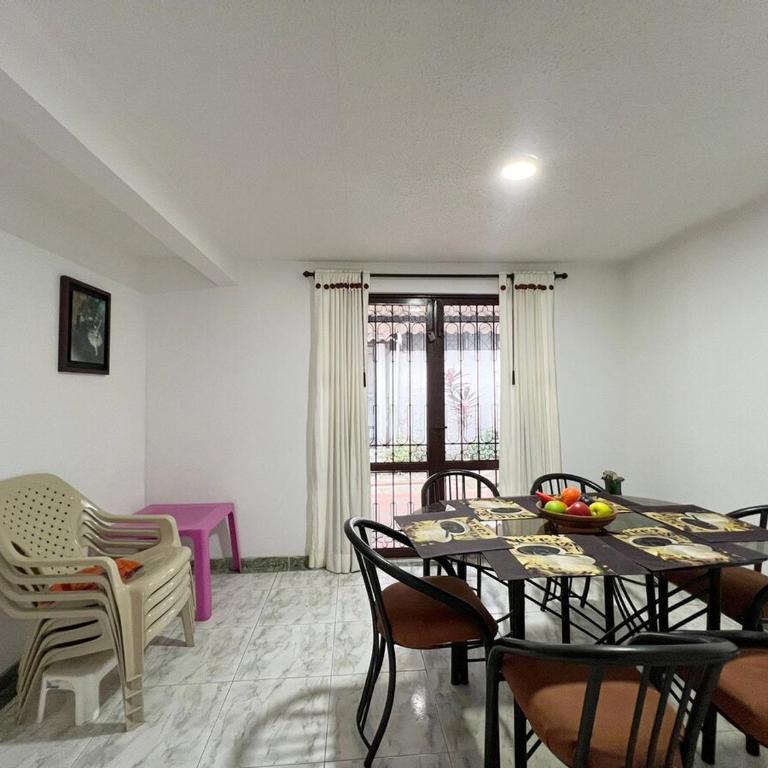 La Casita Bella - Estadías Largas - Three-Bedroom House - 4
