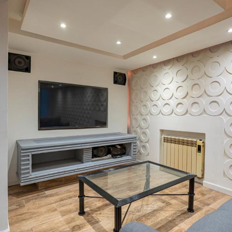 House in the Center, Top Recycling, Near Rambla - Two-Bedroom House - 4