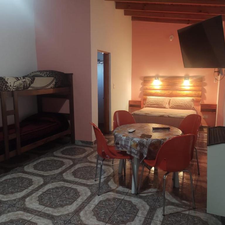 Las Tres Reinas B - One-Bedroom Apartment - 1