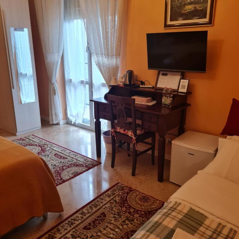 B&K Hotels - Double or Twin Room with Balcony - 3