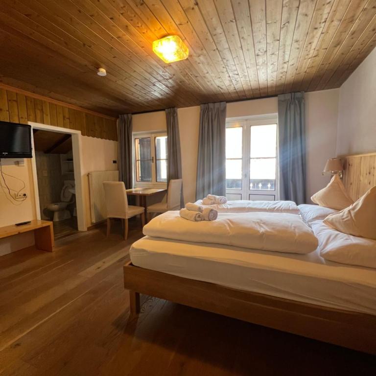 LAKE & RIVER Hotel - Comfort Quadruple Room - 1