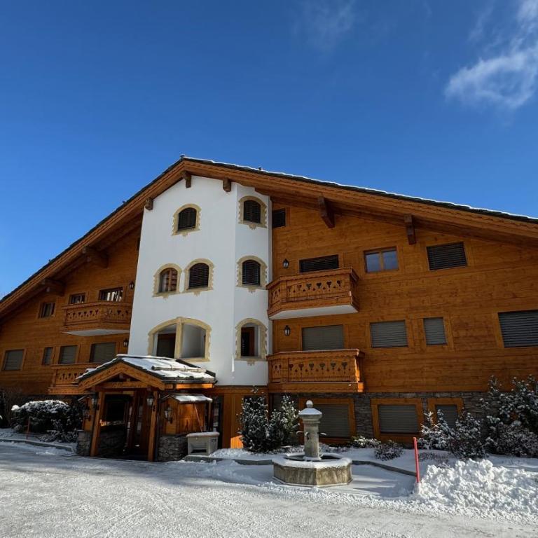 Romantic Alpine Retreat in Crans-Montana - Superior One-Bedroom Apartment with Balcony - 8