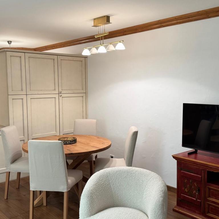 Romantic Alpine Retreat in Crans-Montana - Superior One-Bedroom Apartment with Balcony - 10