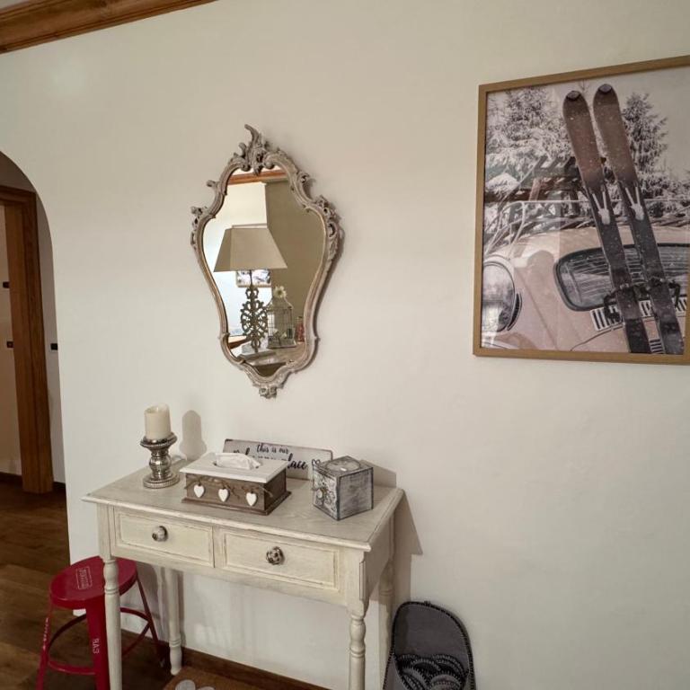 Romantic Alpine Retreat in Crans-Montana - Superior One-Bedroom Apartment with Balcony - 16