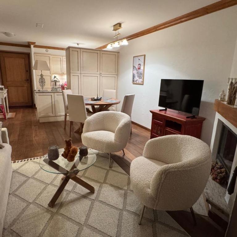 Romantic Alpine Retreat in Crans-Montana - Superior One-Bedroom Apartment with Balcony - 6