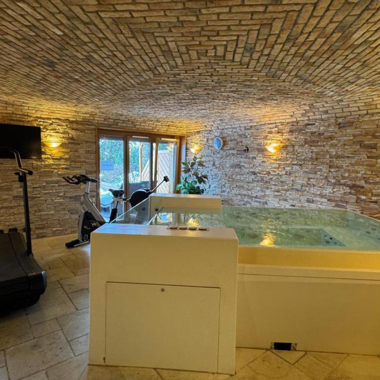 Romantic Alpine Retreat in Crans-Montana - Superior One-Bedroom Apartment with Balcony - 17