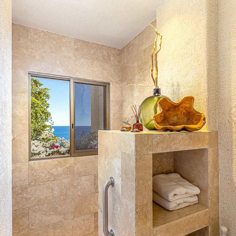 Chic 5BR Oceanview Villa with Pool in Pedregal - Villa - 17