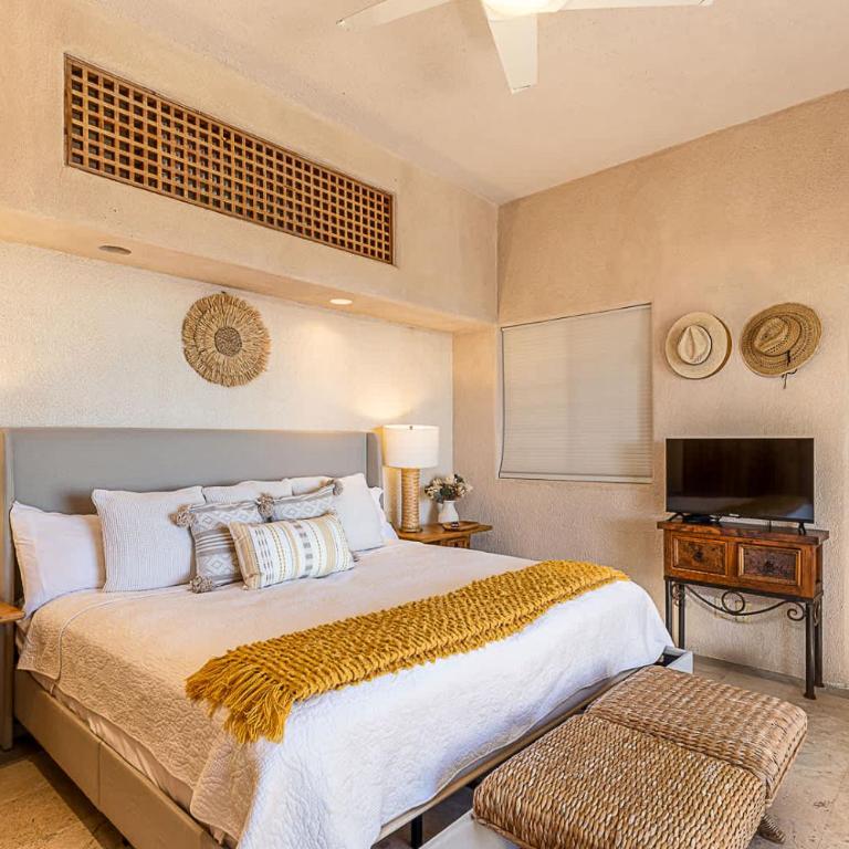Chic 5BR Oceanview Villa with Pool in Pedregal - Villa - 27