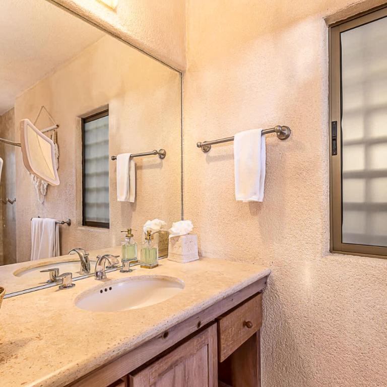 Chic 5BR Oceanview Villa with Pool in Pedregal - Villa - 31
